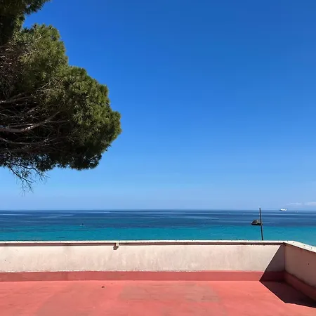A Casa Di Vale, Relax In Front Of Mondello Apartment *