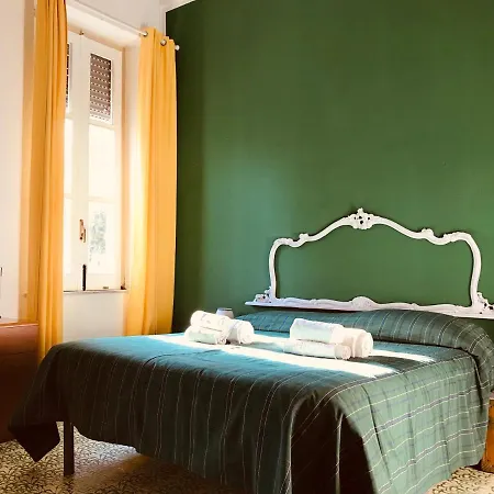 A Casa Di Vale, Relax In Front Of Mondello Apartment *